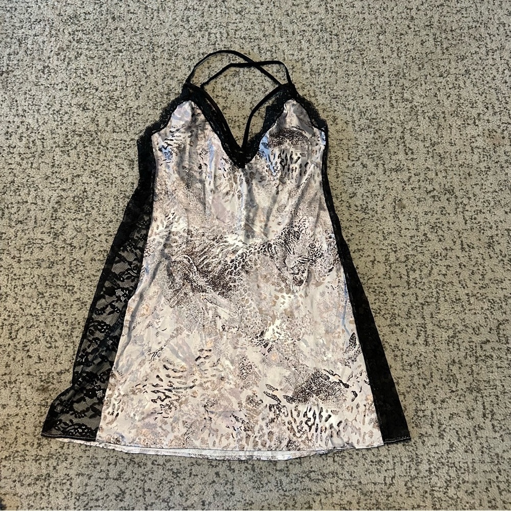 Victoria’s Secret Silver & Black Cheetah Strappy Back Silky Lingerie Size Medium